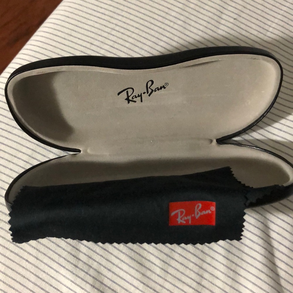 Blue Ray-Ban Frames - image 3